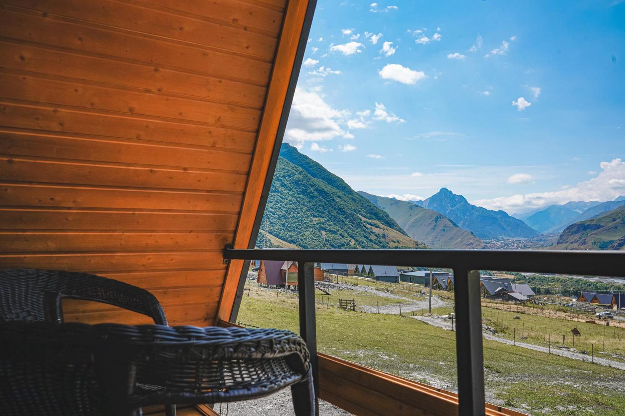 Lonely Mountain Villa Kazbegi Exterior foto