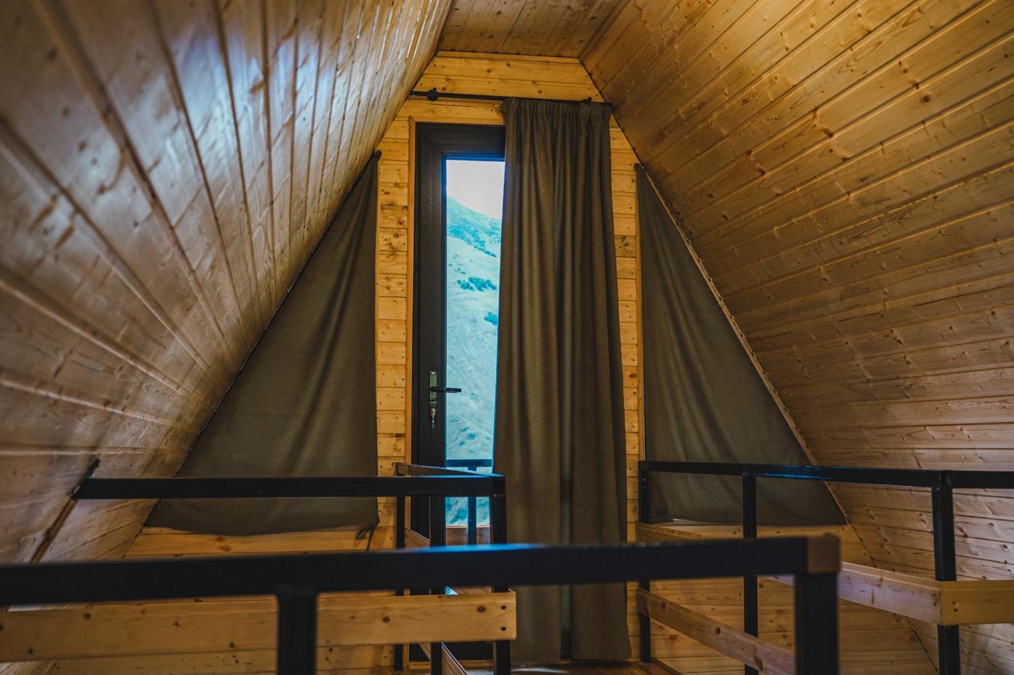Lonely Mountain Villa Kazbegi Exterior foto