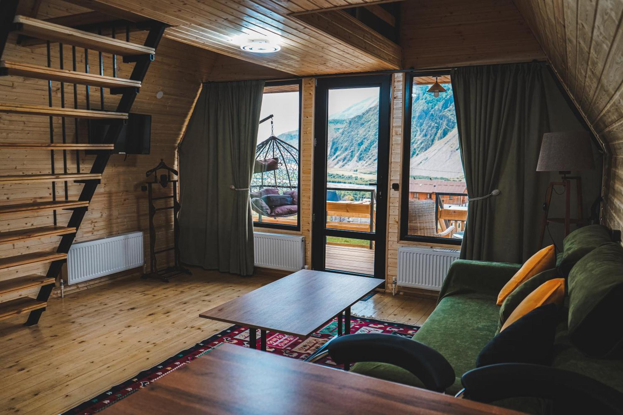 Lonely Mountain Villa Kazbegi Exterior foto