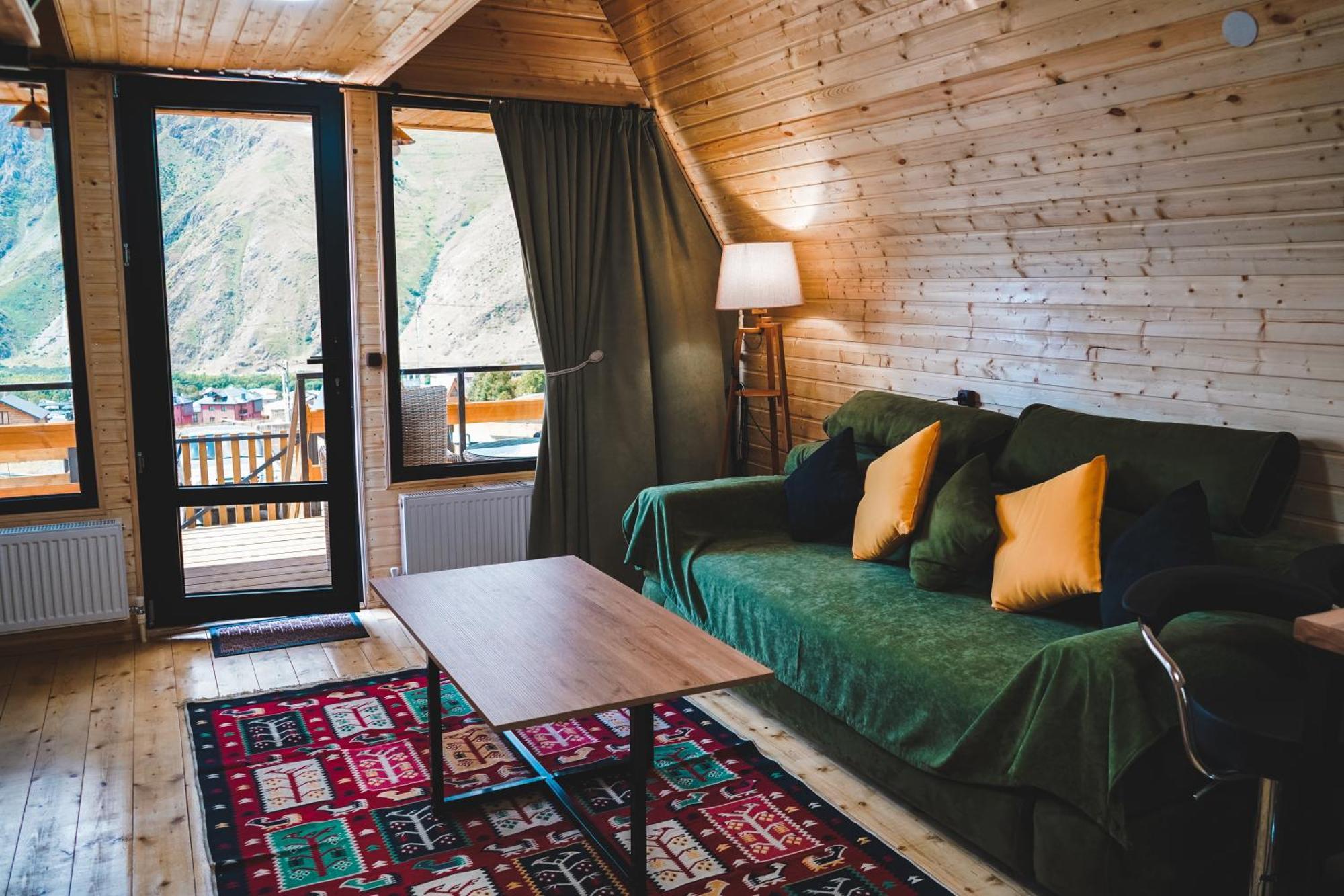 Lonely Mountain Villa Kazbegi Exterior foto